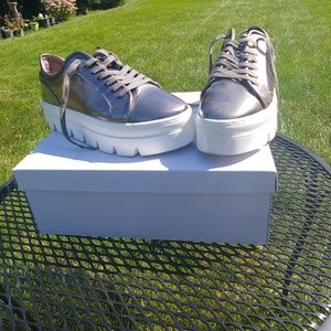 Steve Madden flatform silver sneakers
